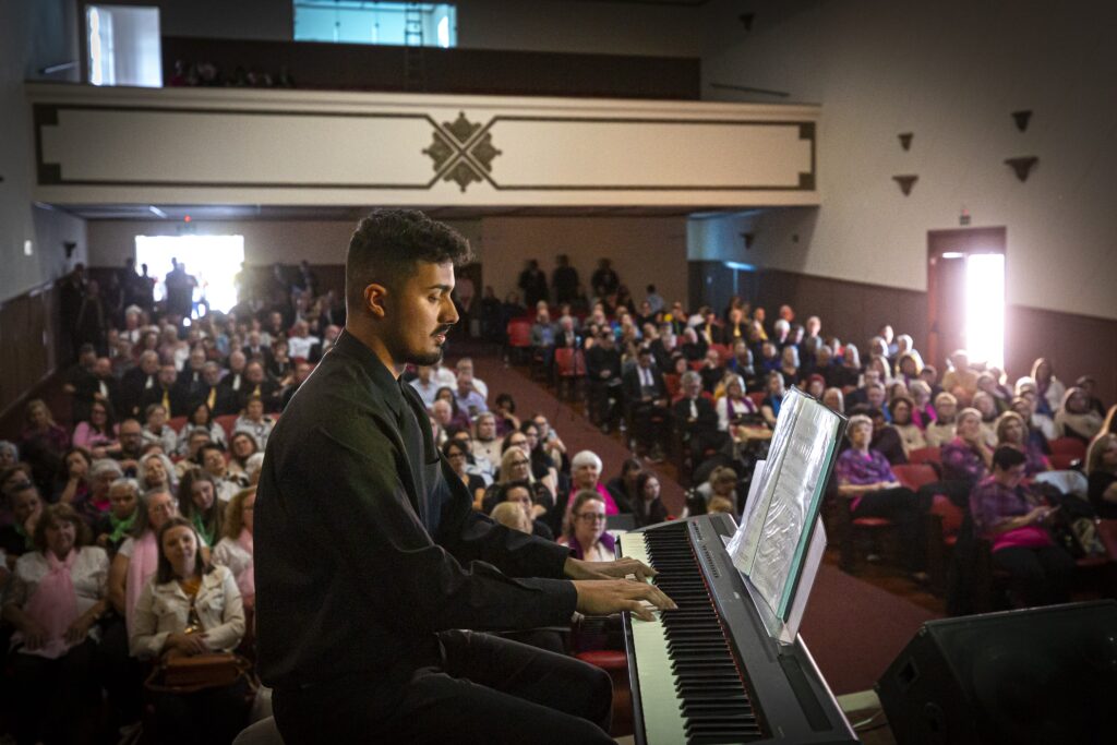 Professor Pedro Henrique Furtado Krüger